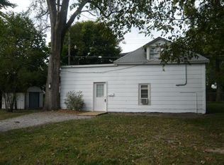 1015 Van Buren Ave, Charleston, IL