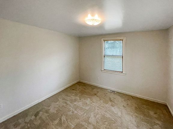 5th image of 7336 Barnette Ave
