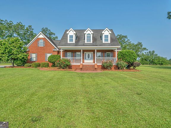 2nd image of 2717 Old Eastman Rd