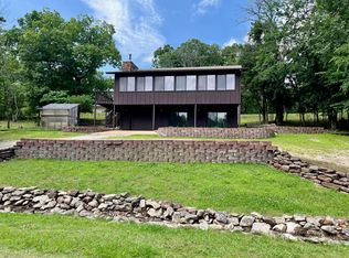 180 Lakeridge Rd, Rockaway Beach, MO 65740