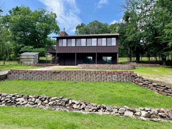 180 Lakeridge Road, Rockaway Beach, MO 65740