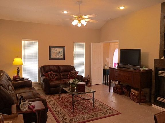 2nd image of 422 Cocopa Dr