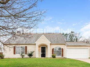 2735 Holly Berry Dr, Ellenwood, GA 30294
