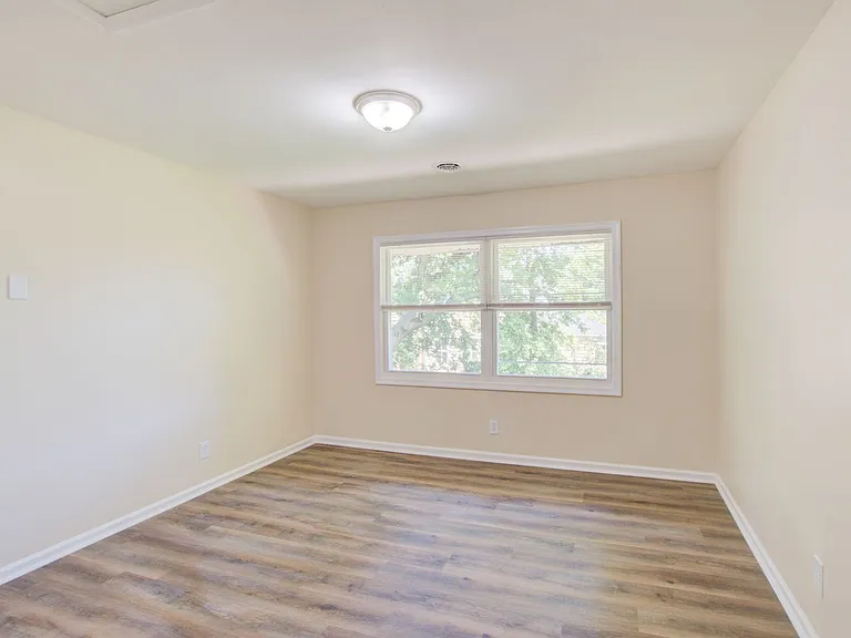 2912 Wesley St — Photo 27