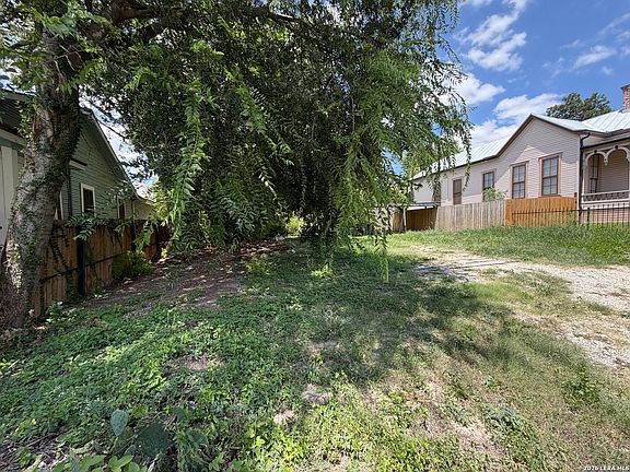 4th image of 1133 E CROCKETT ST LOT 5
