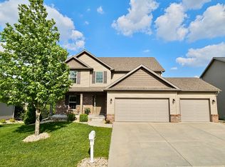 1306 Kickapoo Creek Rd, Bloomington, IL 61705