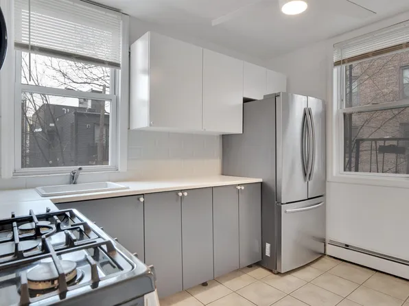 811 Montgomery Street image 4 of 17