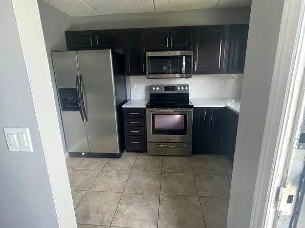 2874 Somerset Park Dr APT 203, Tampa, FL 33613