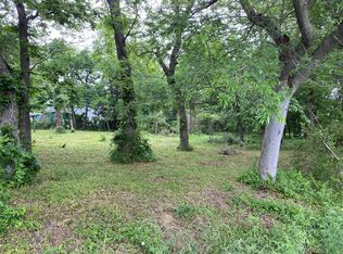 102 Elm St, Bonham, TX 75418