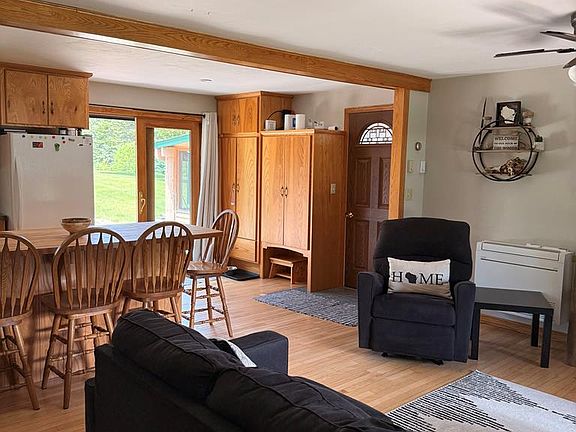 5th image of 4384 Cricket Ln