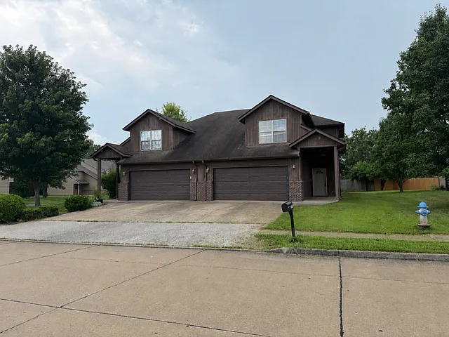204 White River Dr #204