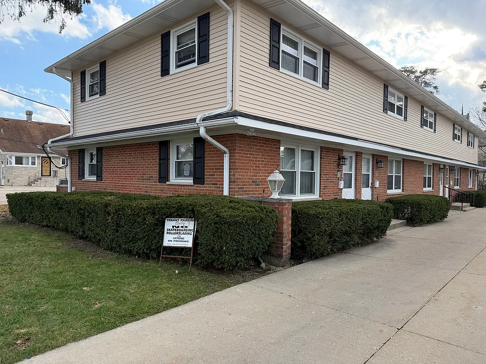 914 Hillside Ave #1