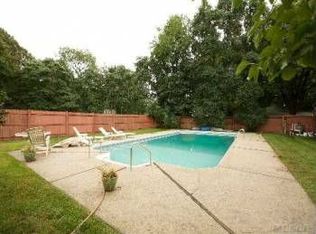 570 Grimm Pl, Baldwin, NY 11510