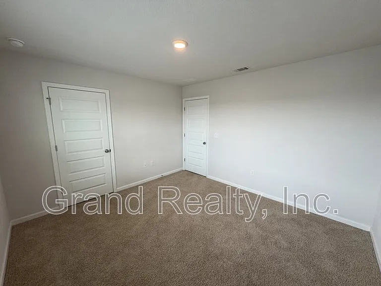 5431 Peach Dr — Photo 23