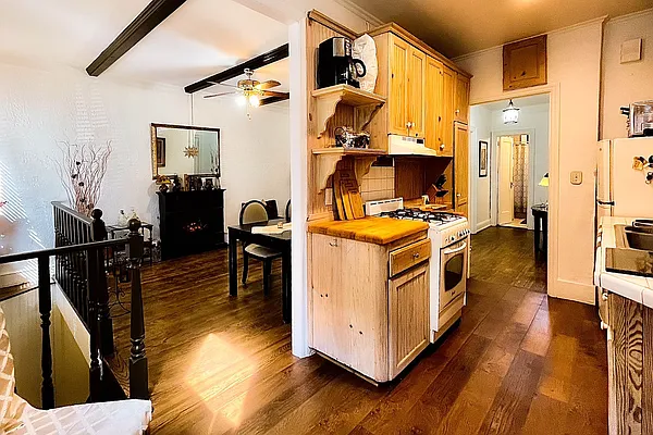 Sold by RealTegrity NY LLC | media 33