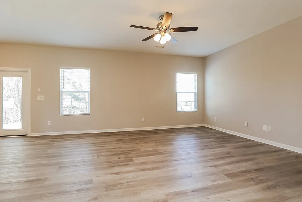 3 bed, 2.5 bath, 1981 sqft, $2,505 — Photo 4