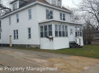 613 1/2 Racine St, Menasha, WI 54952