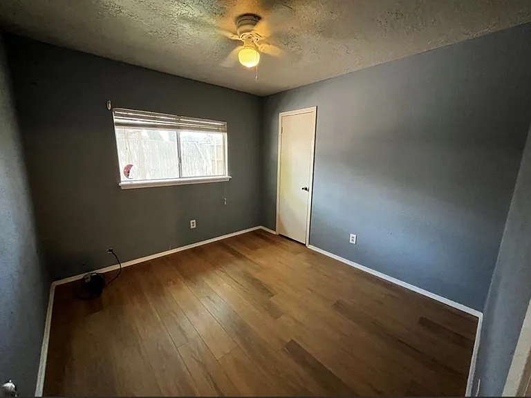 11013 Crenchrus Ct — Photo 7