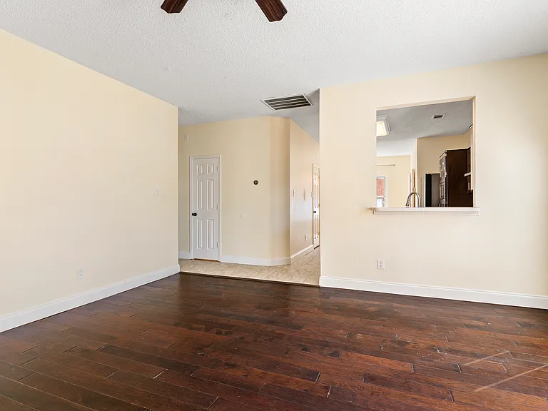 2522 Primrose Ln — Photo 16