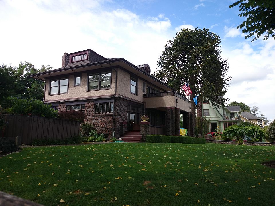 2nd image of 431 31st Ave S