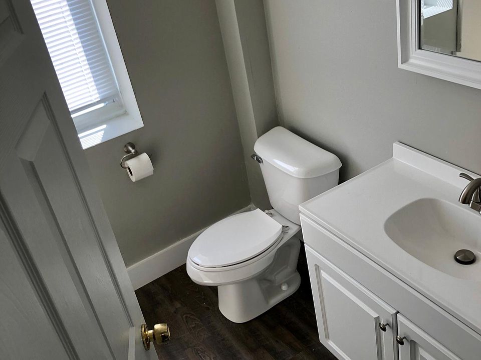 2nd image of 801 E Chestnut St #1