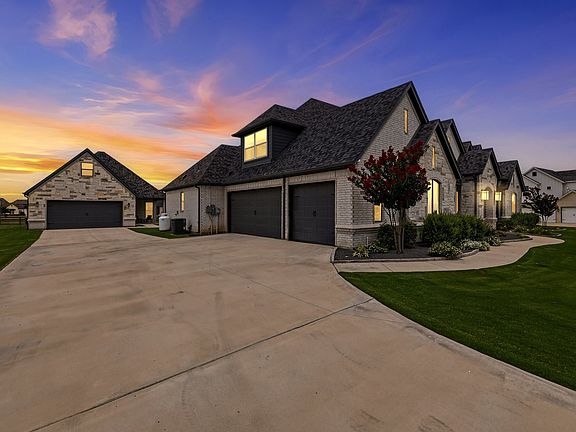 3rd image of 3101 Stardust Ln
