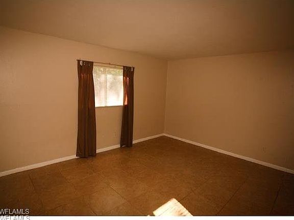 4th image of 1427 SE 24th Ave #1429