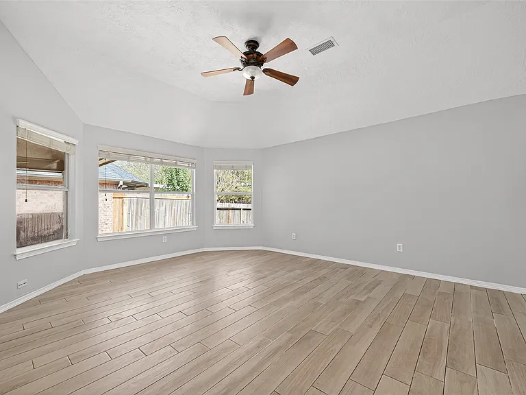 10542 Parkside Dr — Photo 26