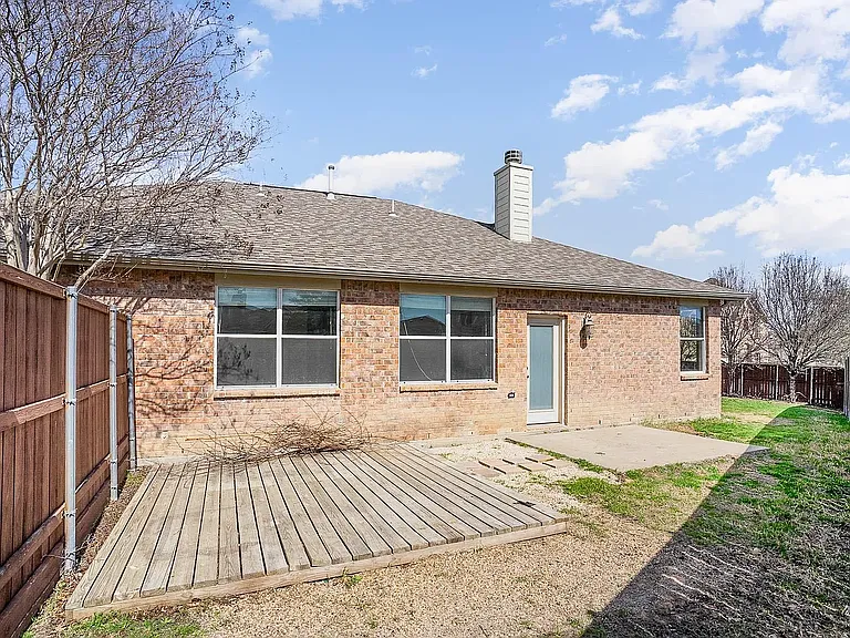1300 Clear Creek Dr — Photo 23