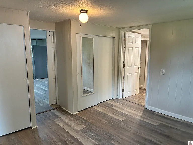 1207 Markham Ave — Photo 14