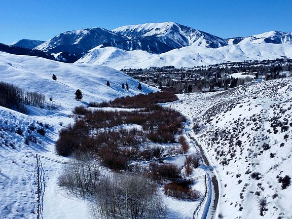 3rd image of 120 Keystone Rd