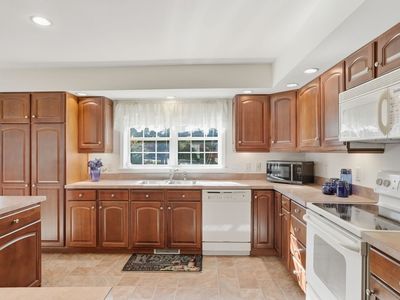 3 Alec Ln, Plymouth, MA, 02360