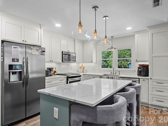 5th image of 4558 Titman Rd