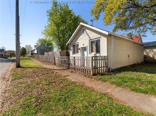 301 Division St, Huntington, WV 25702