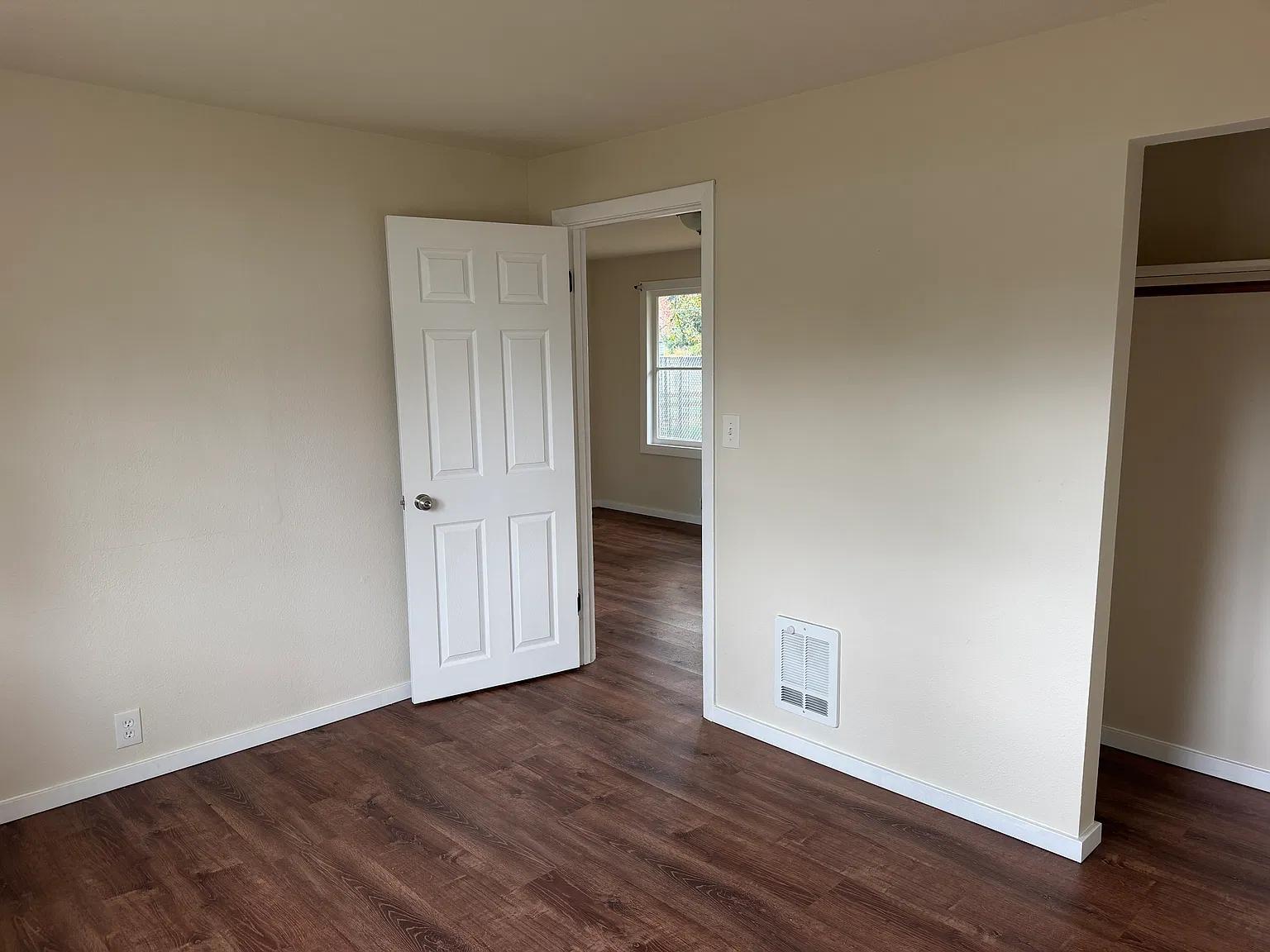 1 bed, 850 sqft, $1,150 — Photo 4