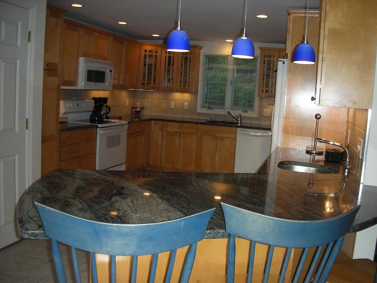 4 bed, 1926 sqft, $3,000 — Photo 3