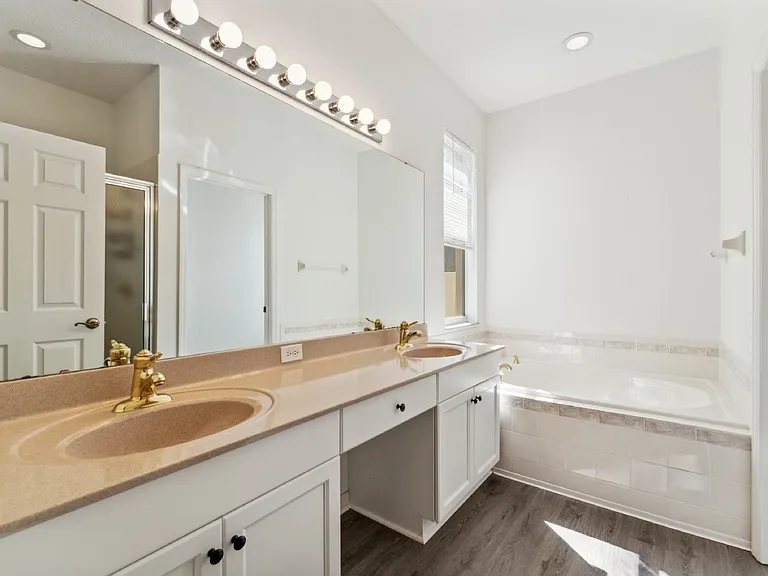 5007 River Gem Ave — Photo 12