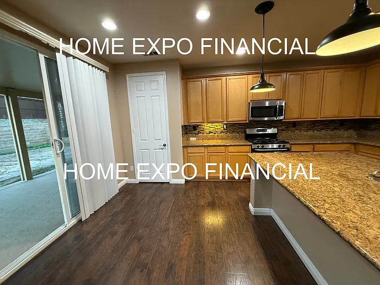 1456 Moonlight Dr — Photo 10