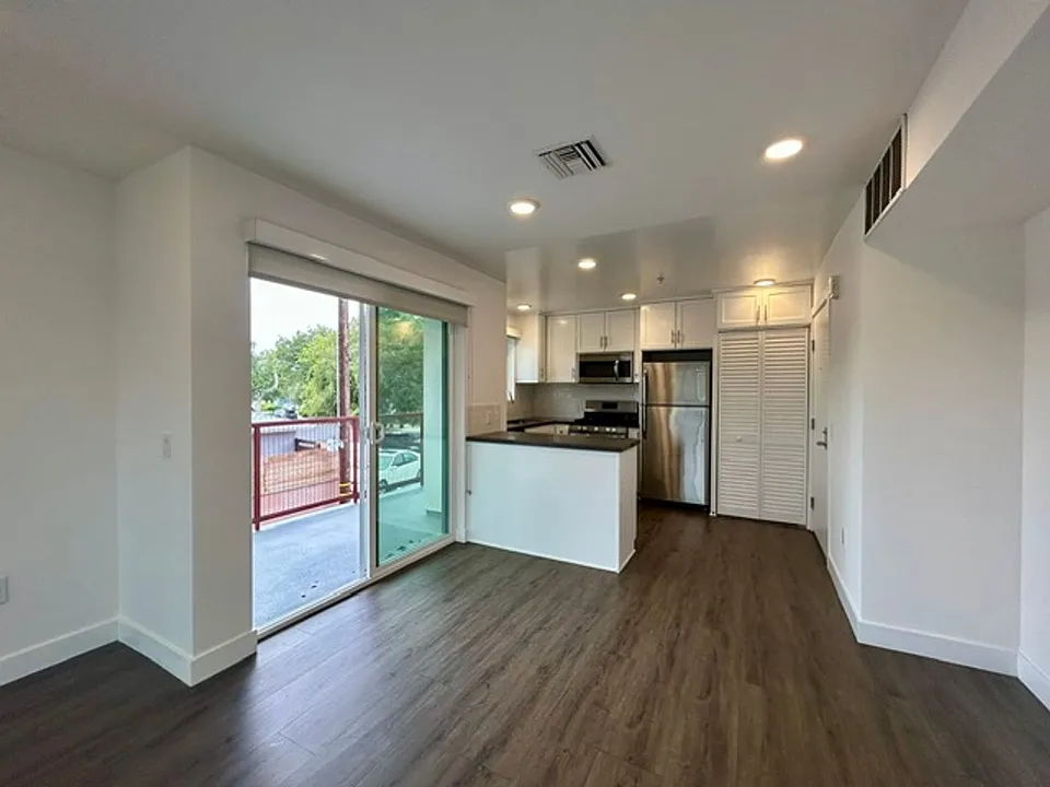 5455 Inglewood Blvd.