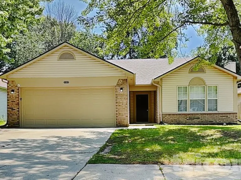 8341 Country Club Blvd — Photo 2