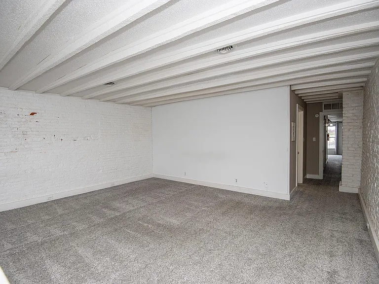 118 Main St — Photo 37