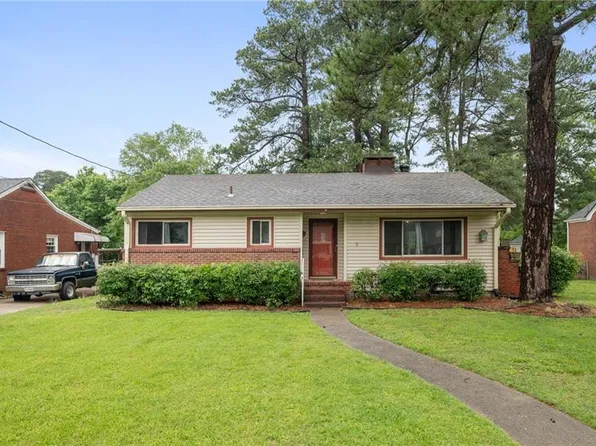 8 Llewellyn St, Portsmouth, VA 23707