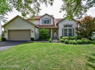 644 Willow Dr, Carol Stream, IL 60188