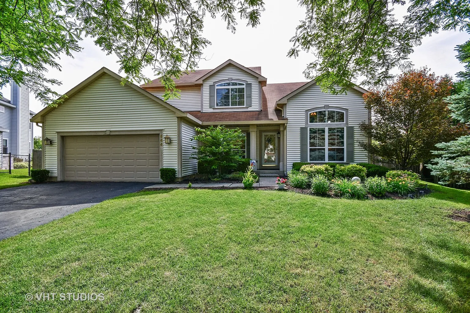 644 Willow Dr photo 1