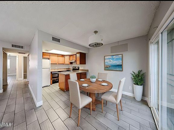 4th image of 10411 N 11TH Avenue #28