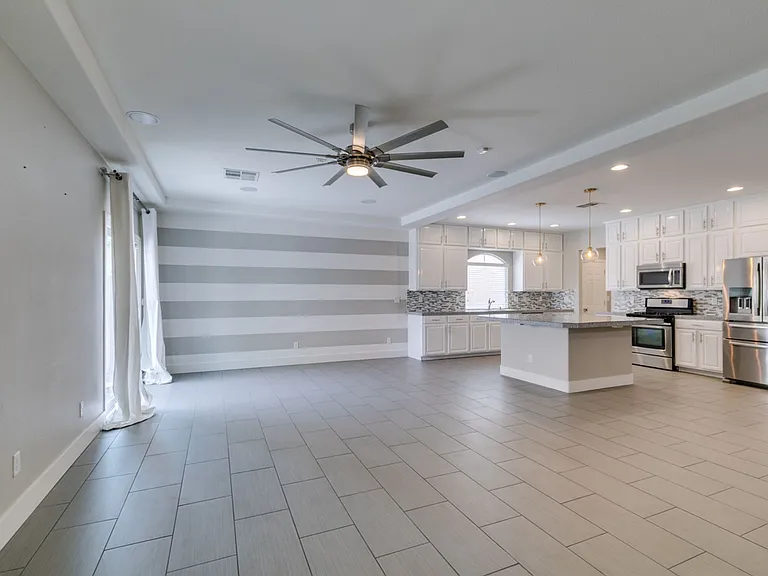 4586 W Camero Ave — Photo 14