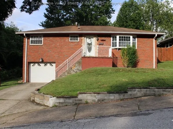 808 Wisteria Dr, South Charleston, WV 25309
