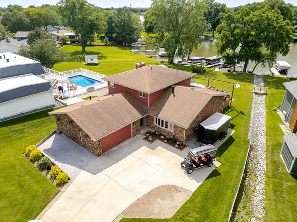 1813 Forest Ln, Crown Point, IN 46307