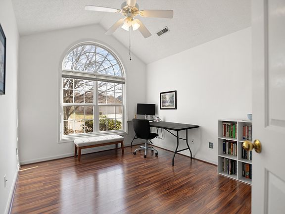 4th image of 233 Black Water Ln