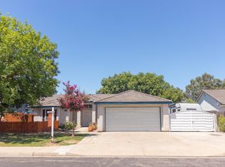 552 Arroyo Ave, Clovis, CA 93611